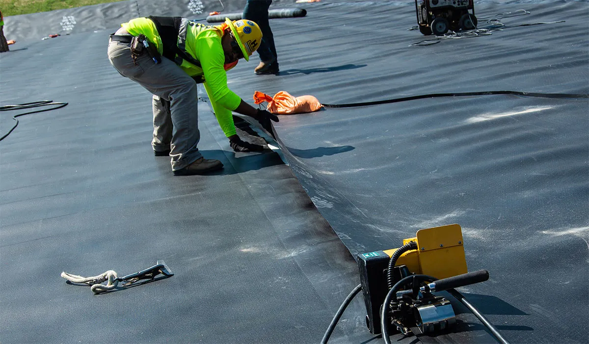 Sự kết hợp màng HDPE vào chống thấm bãi đỗ xe được xem là bước đi mang tính ưu việt và nâng cao chất lượng của bãi đỗ xe